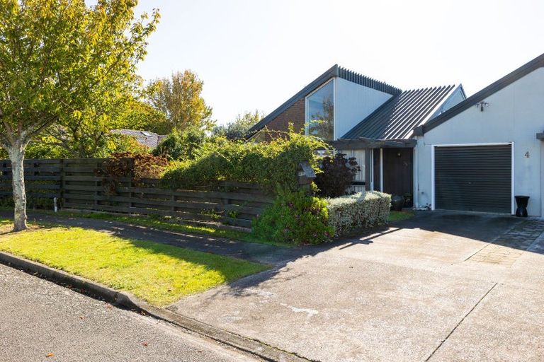 Photo of property in 4 Corwen Place, Mayfair, Hastings, 4122