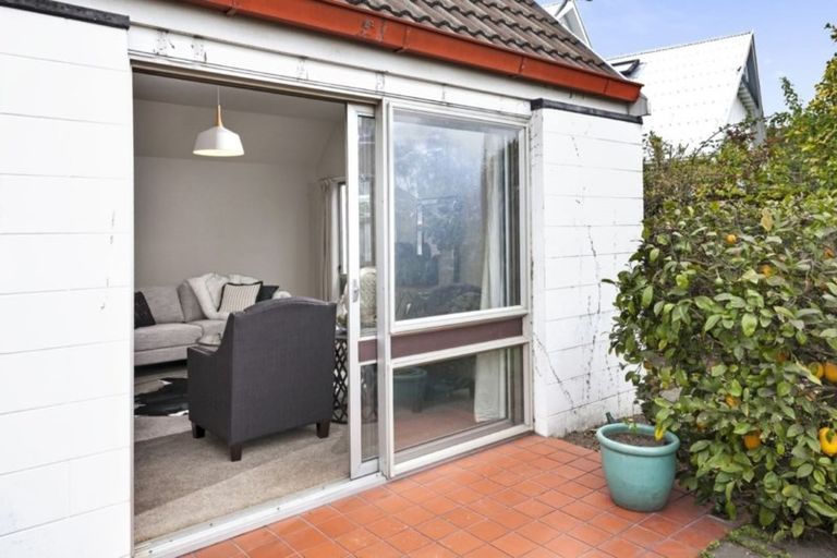 Photo of property in 1/102 Knowles Street, Saint Albans, Christchurch, 8052