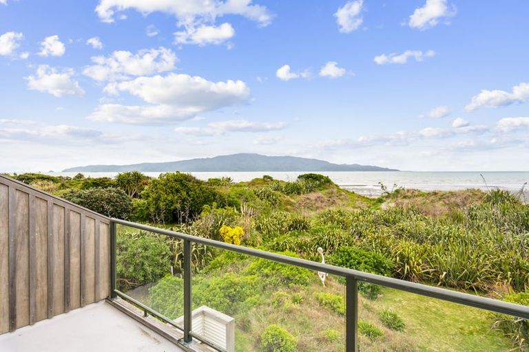Photo of property in 5 Nuhaka Place, Paraparaumu Beach, Paraparaumu, 5032