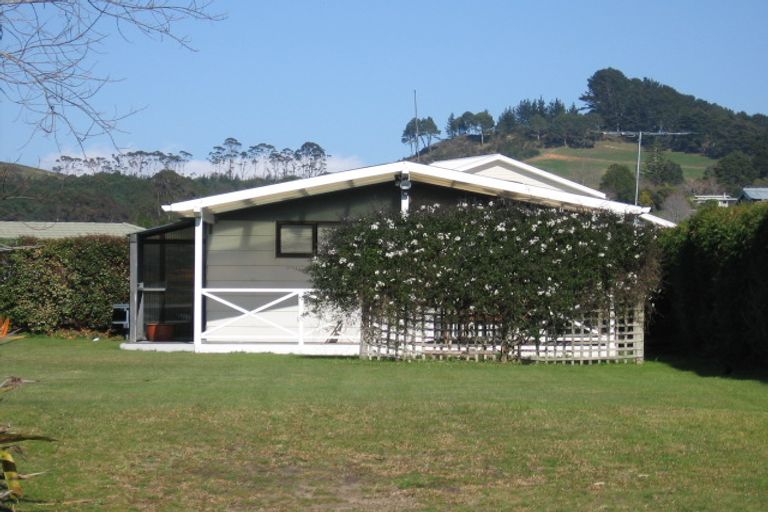 Photo of property in 15 Oyster Drive, Cooks Beach, Whitianga, 3591