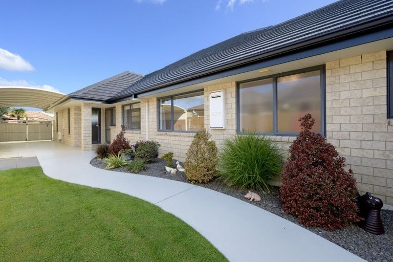 Photo of property in 52 Matemuri Drive, Papamoa Beach, Papamoa, 3118