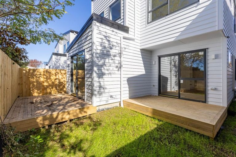 Photo of property in 6c Kaweka Street, New Lynn, Auckland, 0600