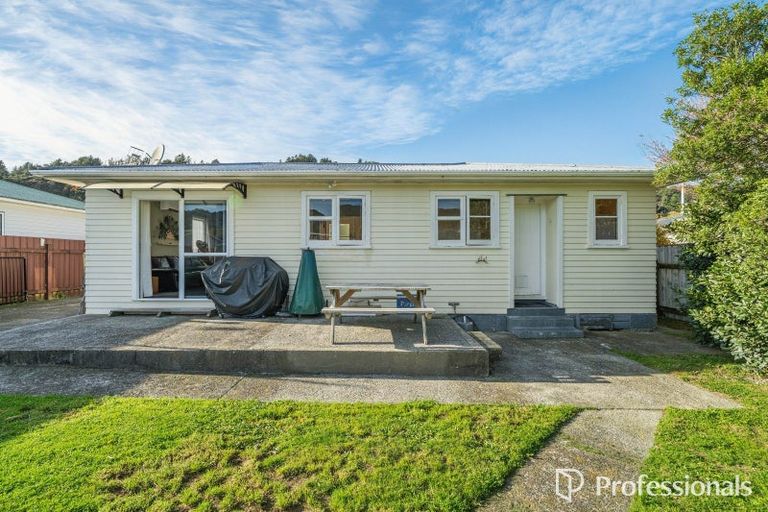 Photo of property in 66 Peel Place, Wainuiomata, Lower Hutt, 5014
