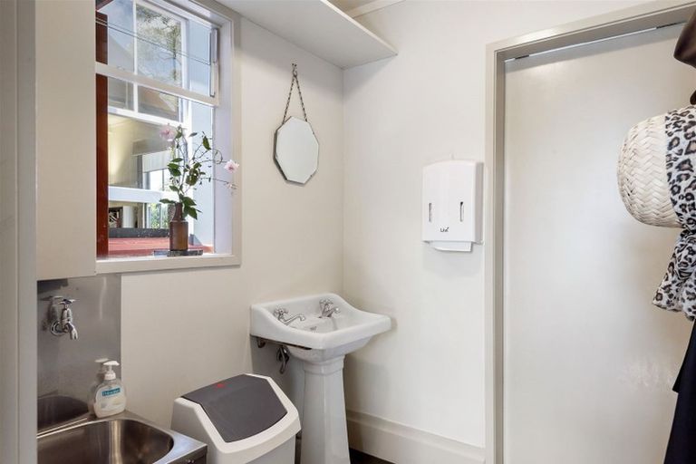 Photo of property in 58 Calliope Road, Stanley Point, Auckland, 0624