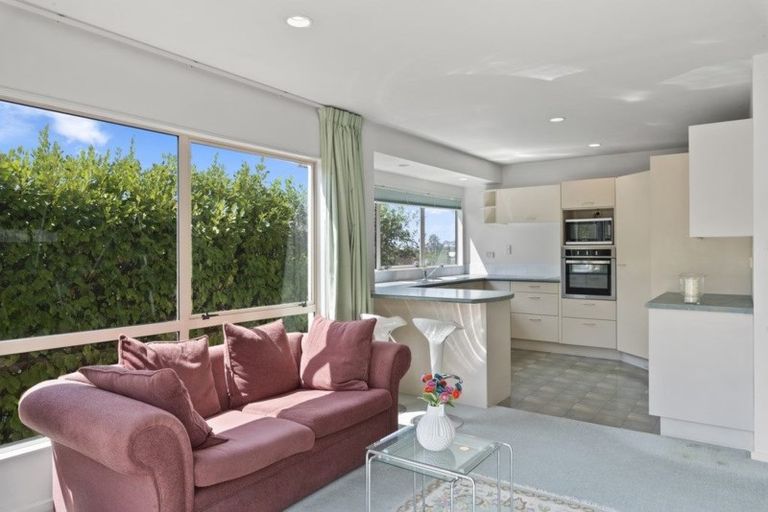 Photo of property in 17 Bevyn Street, Castor Bay, Auckland, 0620