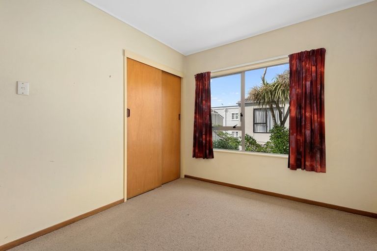 Photo of property in 218u8 Onepu Road, Lyall Bay, Wellington, 6022