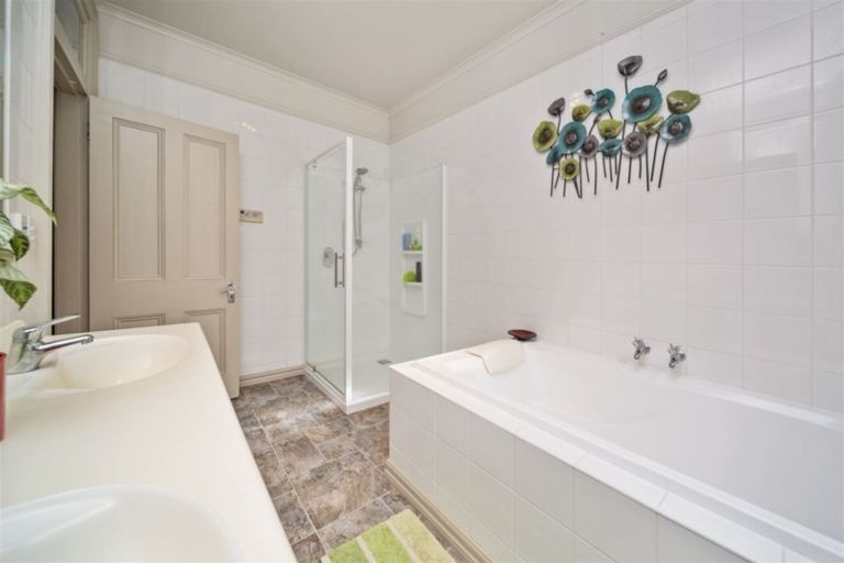 Photo of property in 26 Regan Street, Stratford, 4332