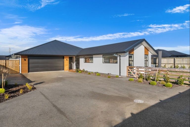 Photo of property in 6 Maleny Lane, Rolleston, 7615