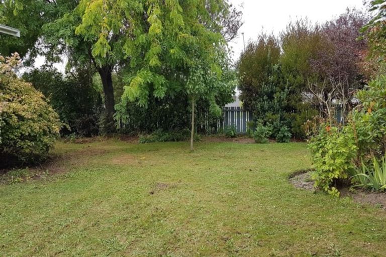 Photo of property in 34 Warren Crescent, Hillmorton, Christchurch, 8025