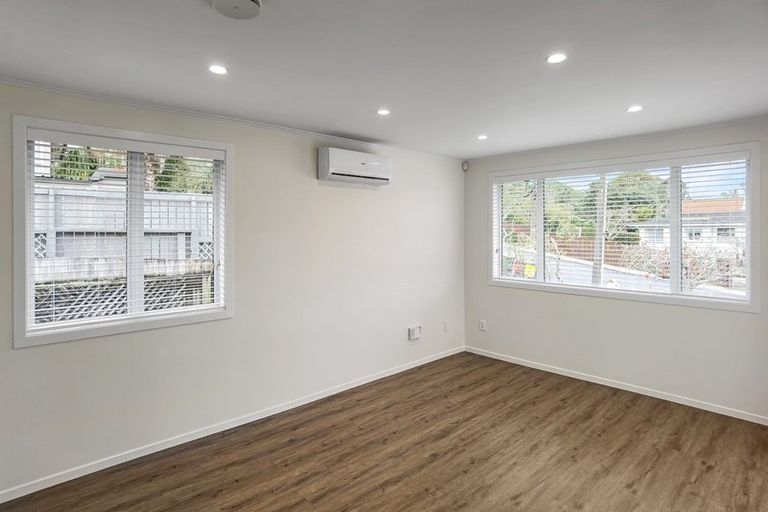 Photo of property in 27 Marsh Avenue, Forrest Hill, Auckland, 0620