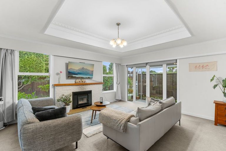 Photo of property in 17 Harrowdale Drive, Avonhead, Christchurch, 8042