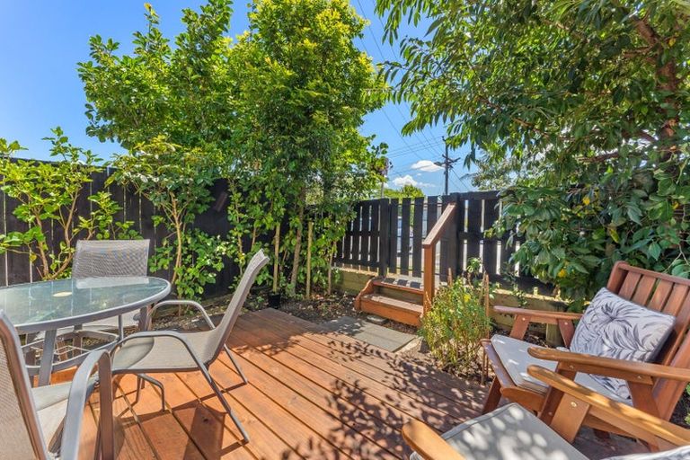 Photo of property in 5/36 Kaipatiki Road, Glenfield, Auckland, 0629