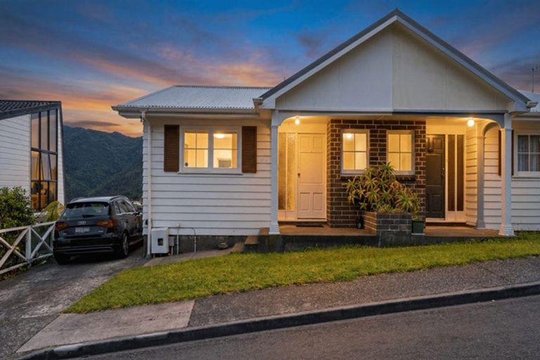 Photo of property in 24a Parklands Drive, Karori, Wellington, 6012