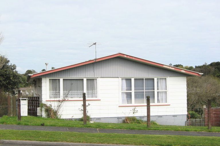 Photo of property in 5 Vancouver Place, Marfell, New Plymouth, 4310