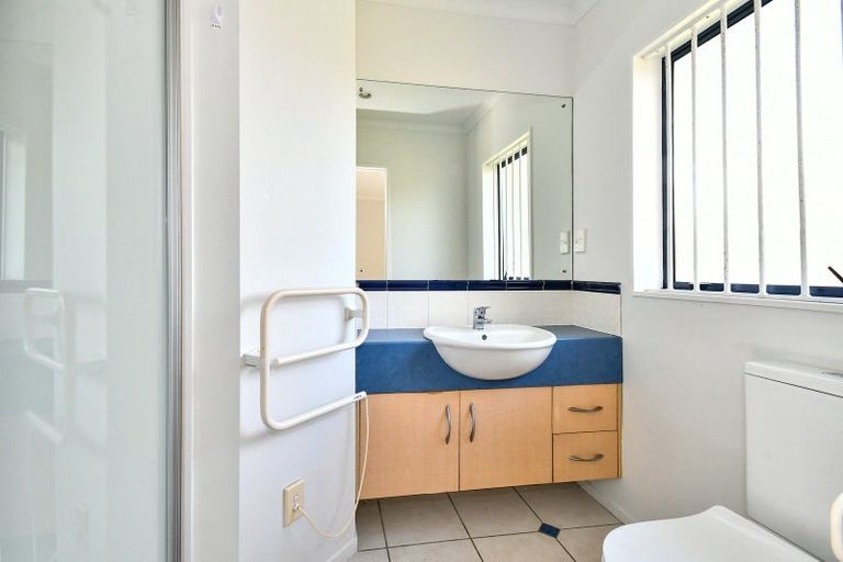 Photo of property in 10 Boderg Way, East Tamaki, Auckland, 2016