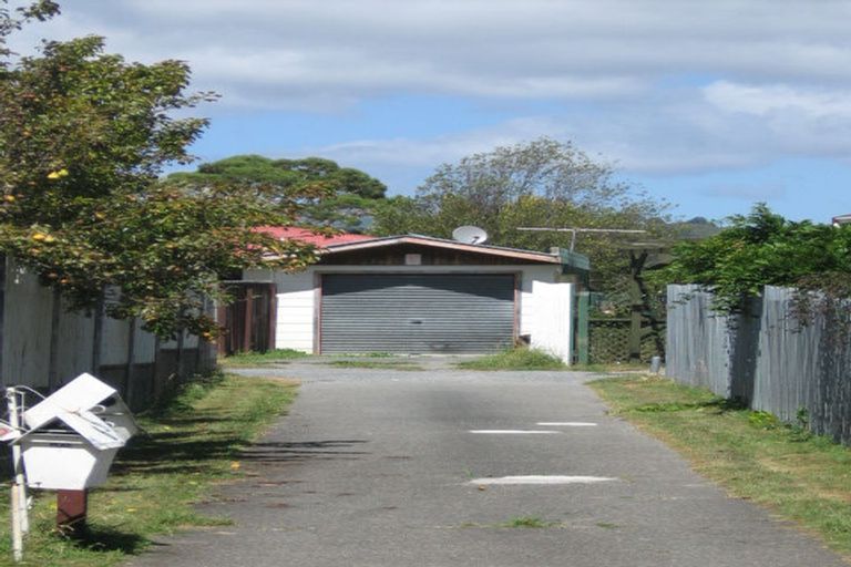 Photo of property in 48 Hartford Crescent, Totara Park, Upper Hutt, 5018