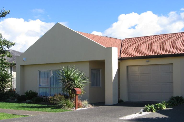 Photo of property in 41b Riverstone Road, Te Atatu Peninsula, Auckland, 0610