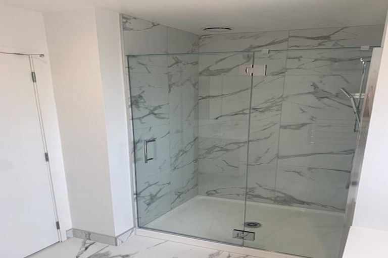 Photo of property in 1/2 Jadewynn Drive, Massey, Auckland, 0614