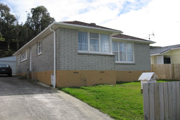 Photo of property in 11 Hamstead Street, Wainuiomata, Lower Hutt, 5014
