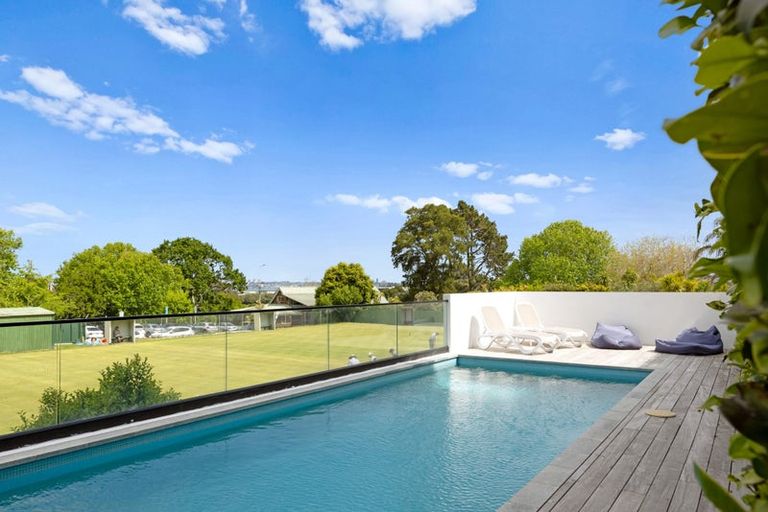 Photo of property in Frank Sargeson Apts, 308/80 Anzac Street, Takapuna, Auckland, 0622