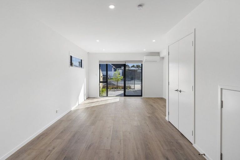 Photo of property in 2d Stokes Avenue, Te Atatu Peninsula, Auckland, 0610