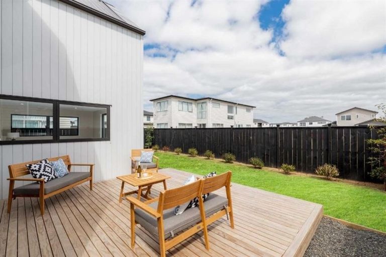 Photo of property in 18 Myland Drive, Hobsonville, Auckland, 0616
