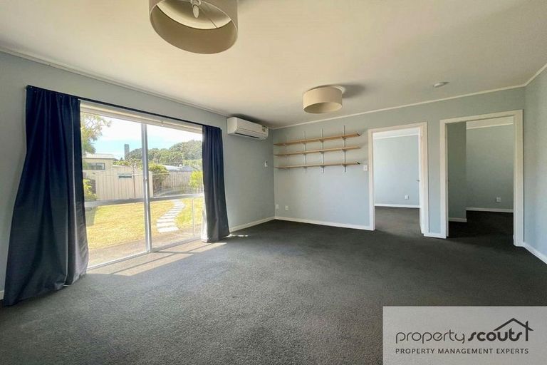 Photo of property in 15a Naumai Place, Spotswood, New Plymouth, 4310