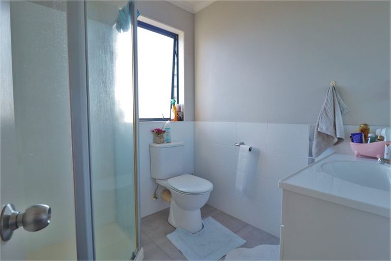 Photo of property in 16 Finbar Close, Flat Bush, Auckland, 2019