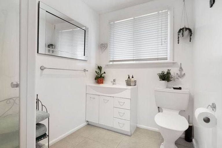 Photo of property in 15 Thornton Street, Mairehau, Christchurch, 8013