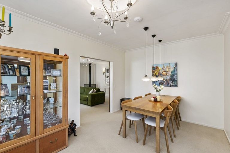 Photo of property in 24 Satara Crescent, Khandallah, Wellington, 6035