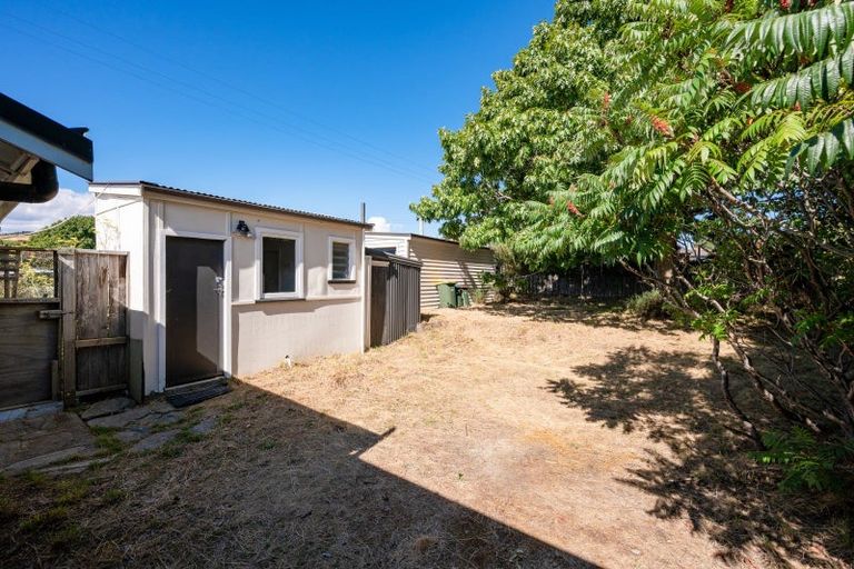 Photo of property in 33 Dungarvon Street, Wanaka, 9305