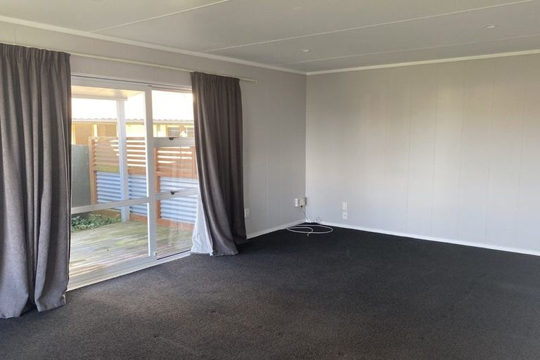Photo of property in 16 Gilmour Place, Taradale, Napier, 4112