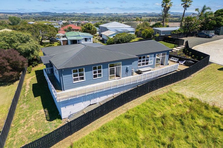 Photo of property in 4 Forlong Rise, Helensville, 0800