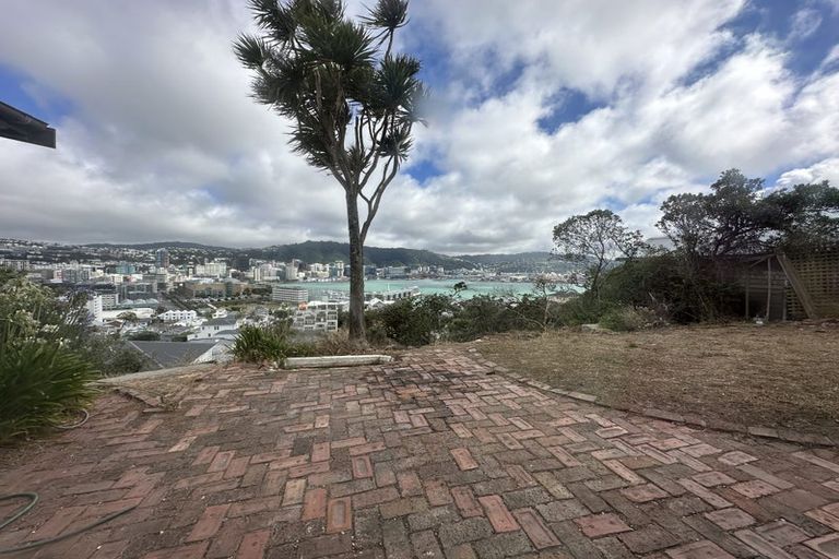 Photo of property in 11 Vogel Street, Mount Victoria, Wellington, 6011