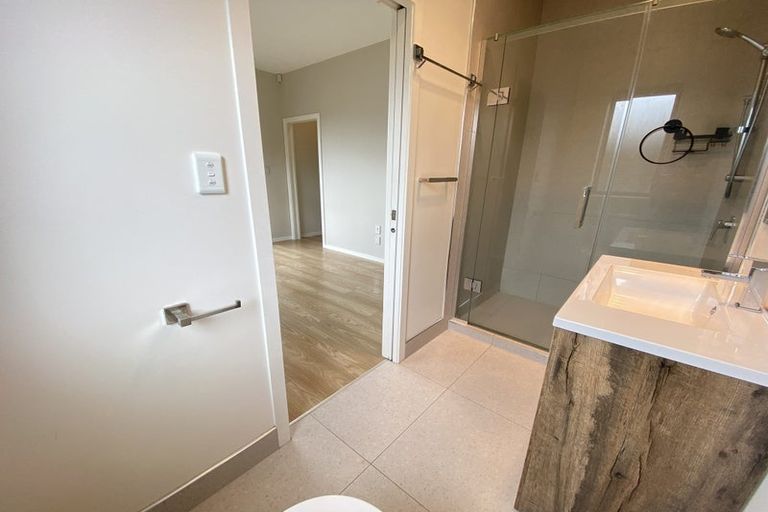 Photo of property in 5 Tawa Road, Te Atatu Peninsula, Auckland, 0610