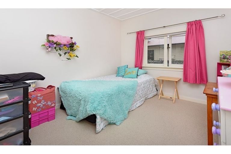 Photo of property in 30 Marne Road, Papakura, 2110