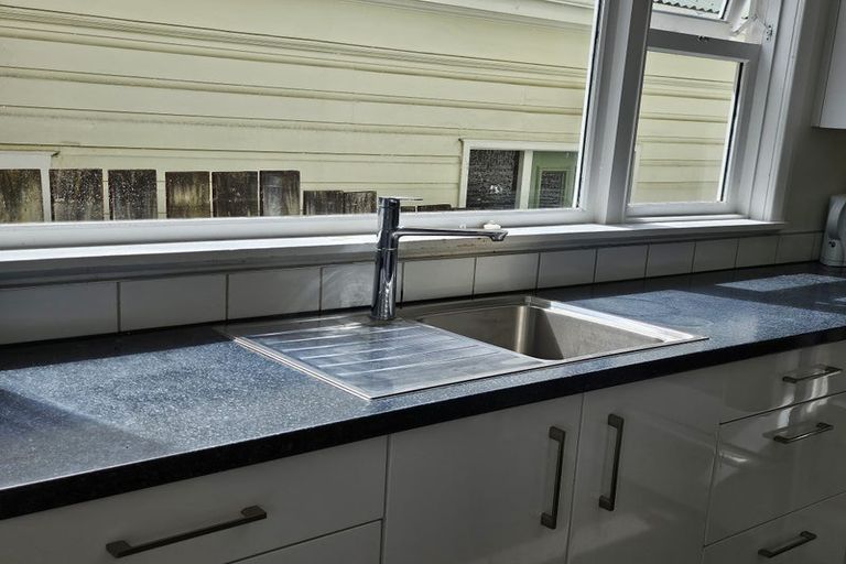 Photo of property in 86 Rolleston Street, Mount Cook, Wellington, 6021