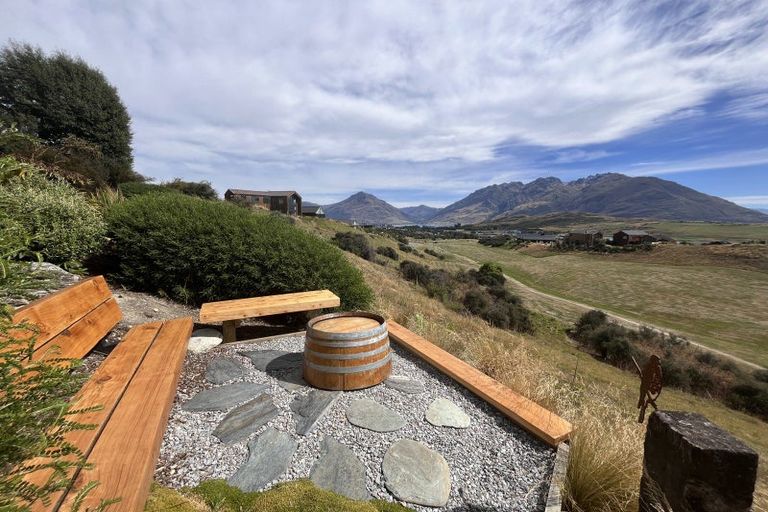 Photo of property in 32 Orford Drive, Jacks Point, Queenstown, 9371