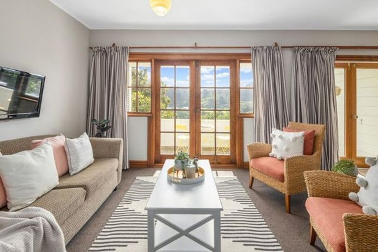 Photo of property in 72 Overtoun Terrace, Hataitai, Wellington, 6021