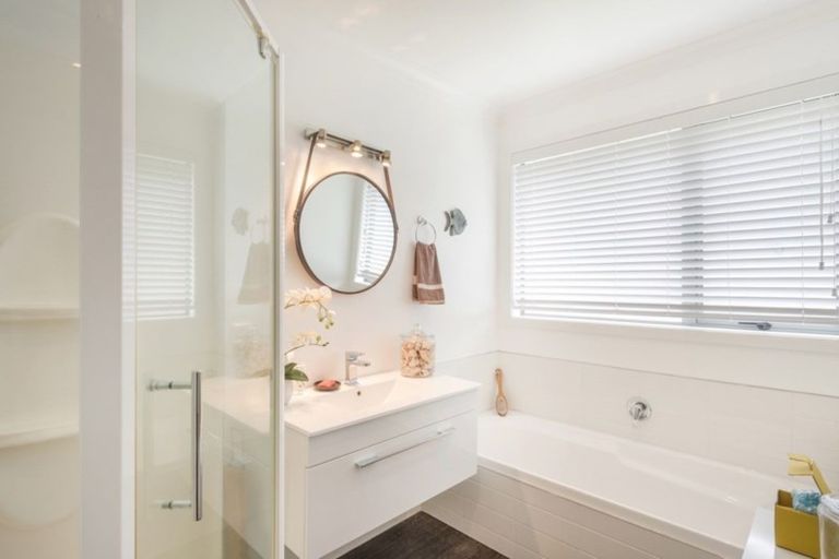 Photo of property in 27 Norfolk Drive, Cambridge, 3434