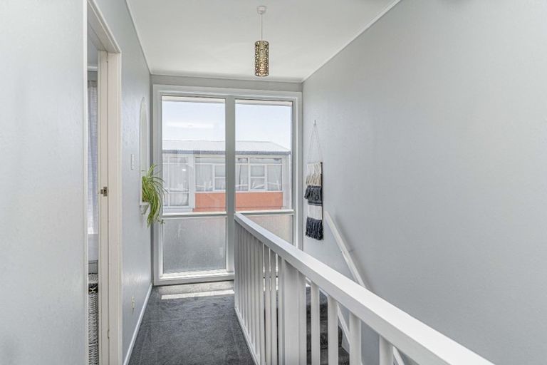 Photo of property in 55u4 Apu Crescent, Lyall Bay, Wellington, 6022
