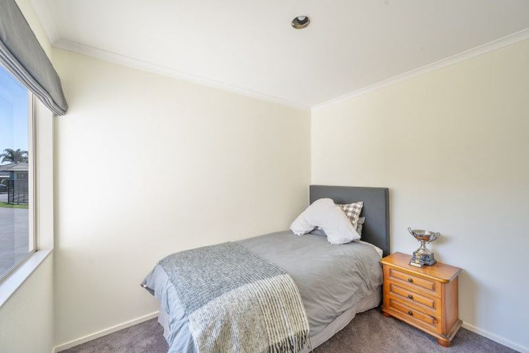 Photo of property in 6 Newbury Place, Taradale, Napier, 4112