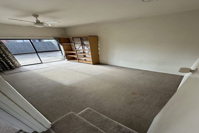 Photo of property in 2/121 Prince Regent Drive, Half Moon Bay, Auckland, 2012