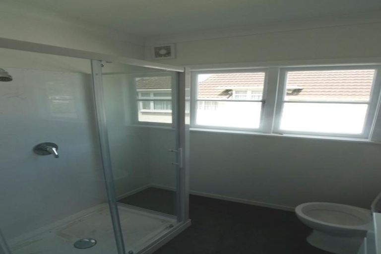 Photo of property in 1/190 The Parade, Island Bay, Wellington, 6023