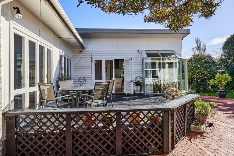 Photo of property in 20 Whites Line West, Woburn, Lower Hutt, 5010