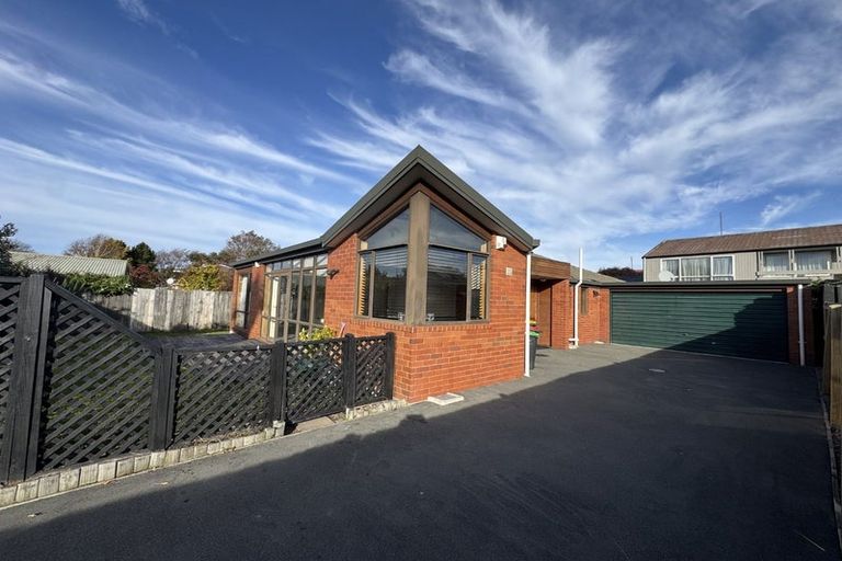 Photo of property in 17a Wittys Road, Avonhead, Christchurch, 8042