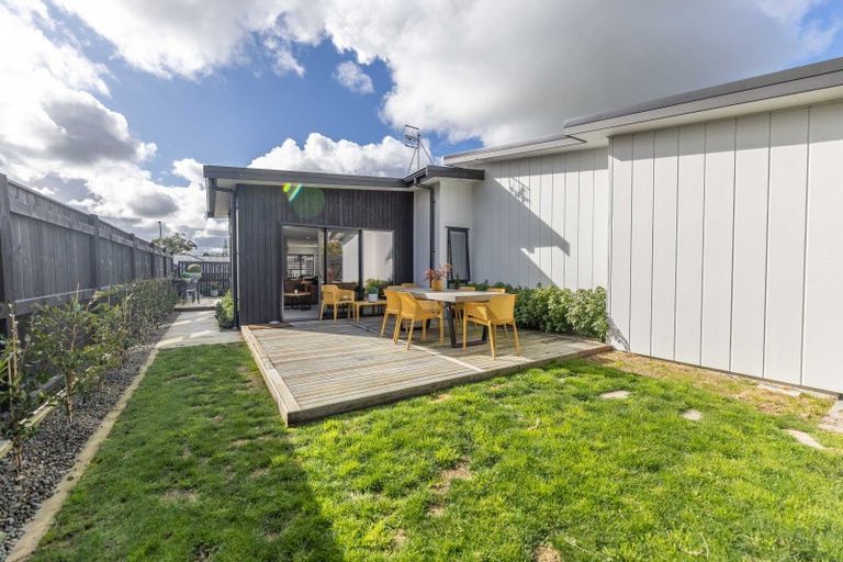 Photo of property in 35 Ashford Avenue, Hokowhitu, Palmerston North, 4410