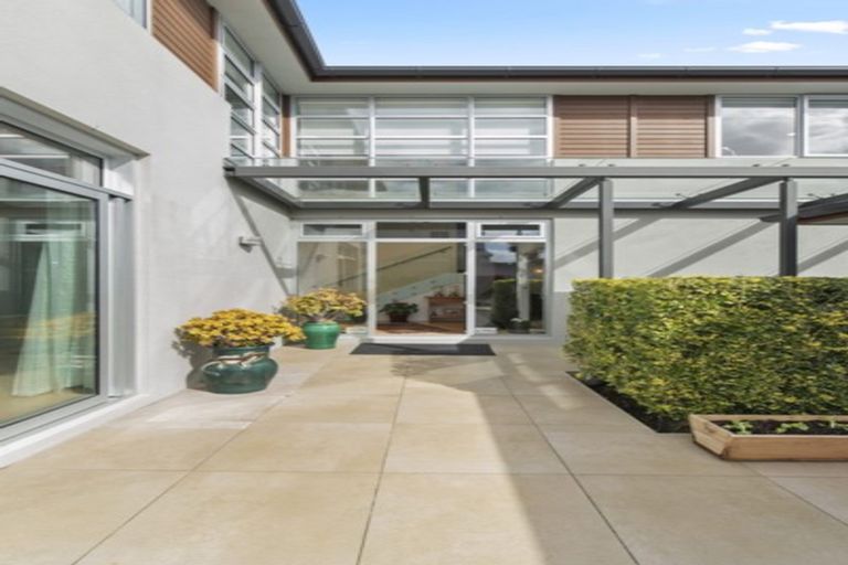 Photo of property in 8a Sylvan Park Avenue, Milford, Auckland, 0620