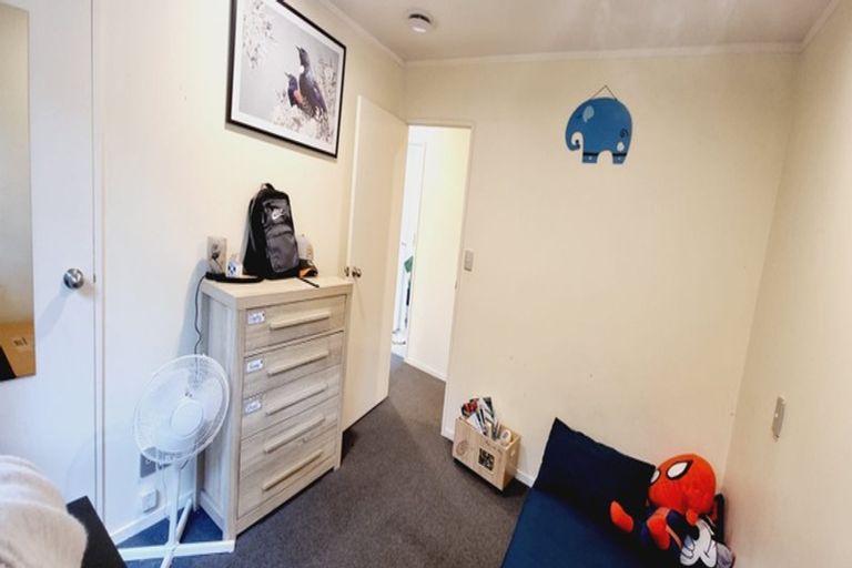 Photo of property in 41a Cyclarama Crescent, Massey, Auckland, 0614