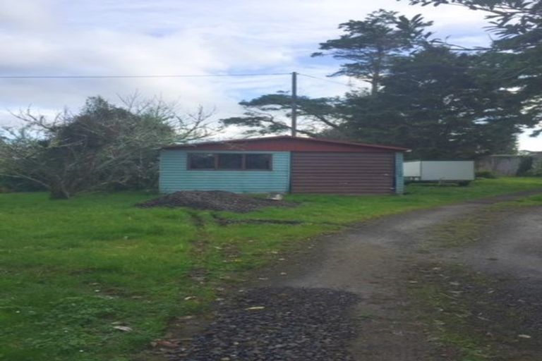 Photo of property in 122 Tawa Road, Kumeu, 0891